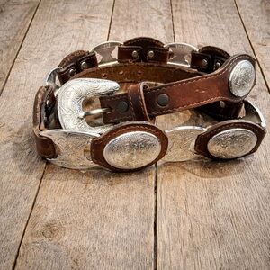 EUC!!🔥. Tony Lama Copper Silver Link Grizzly Concho Leather Belt 5297L USA